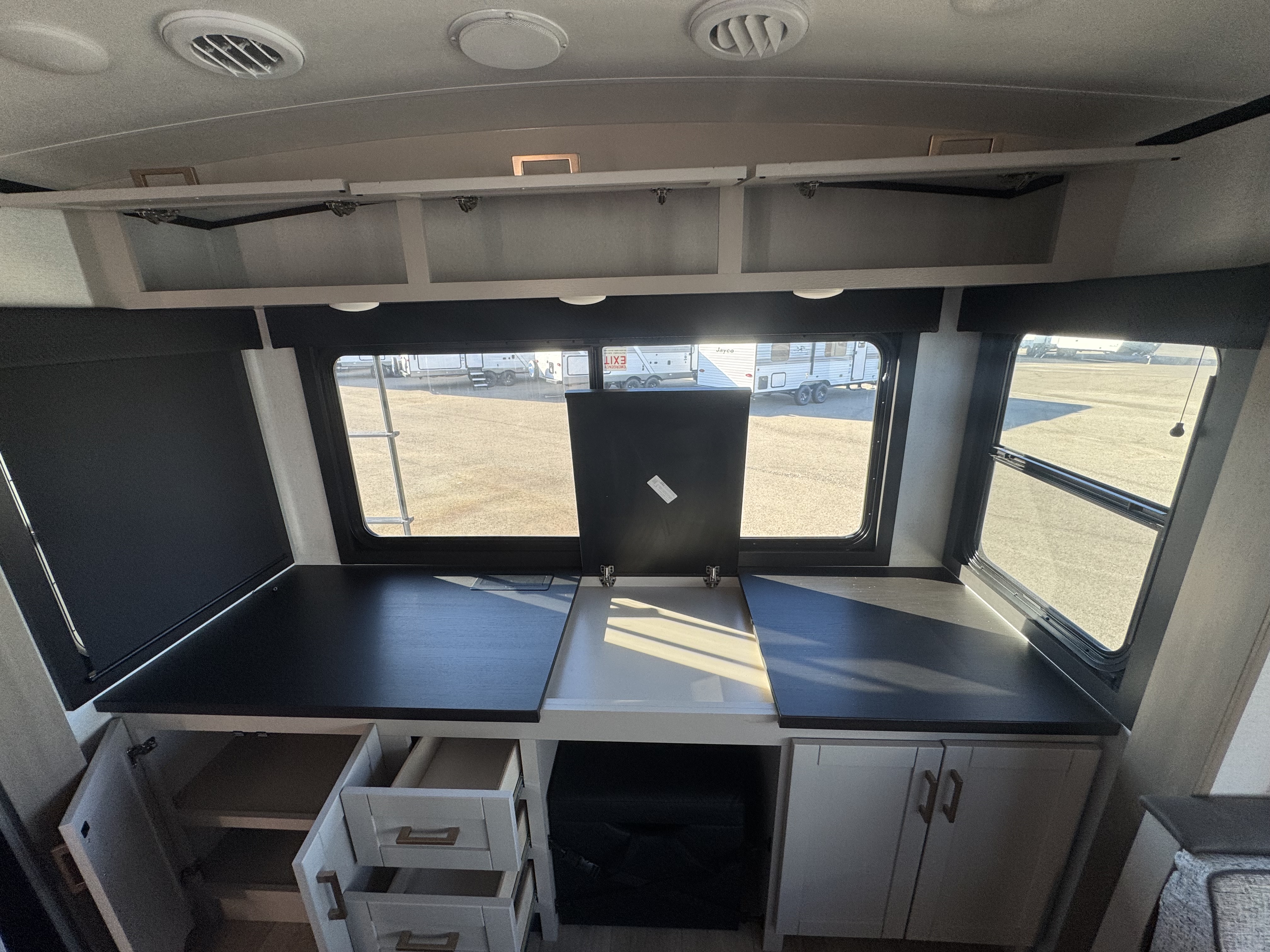 2027 JAYCO JAY FEATHER 27MK - Image 21