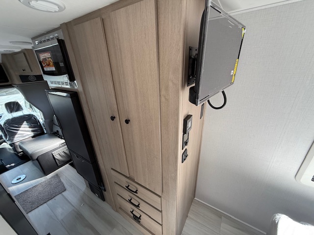 2026 SUNSEEKER 2380 AFT - Image 26