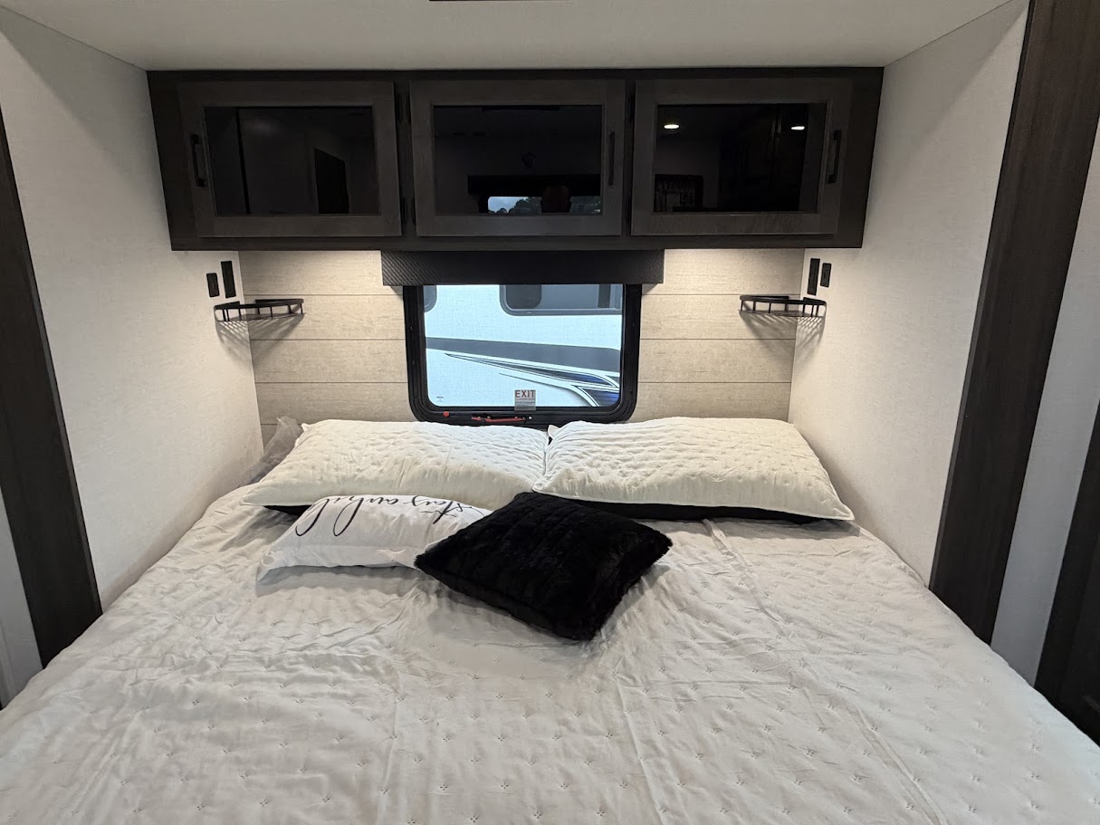 2026 VENTURE RV SPORTTREK 343VIK - Image 70