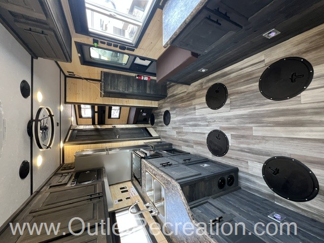 2027 ICE CASTLE RV EXTREME III 8X21 - Image 6