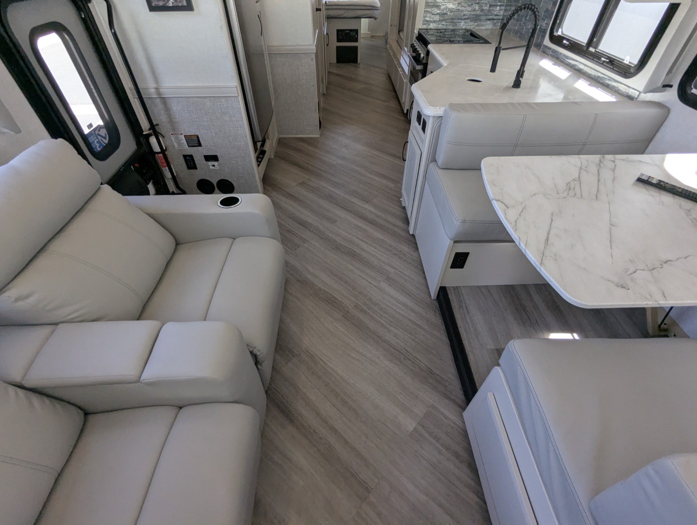 2024 Holiday Rambler Eclipse 34J - Image 11