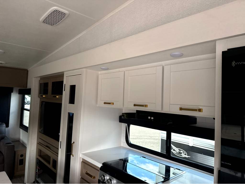 2027 JAYCO EAGLE 29RLC - Image 13