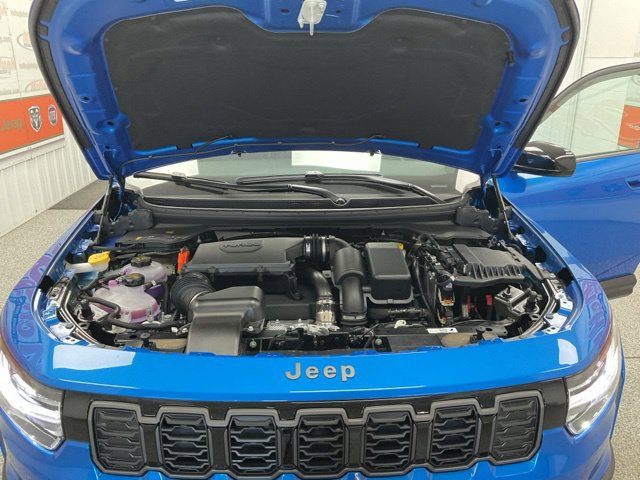 2026 Jeep Cherokee LAREDO 4X4 - Image 34