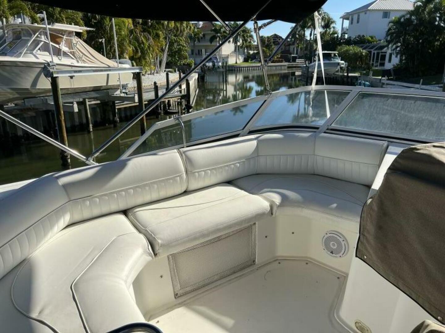 2004 Cruisers Yachts - Image 11