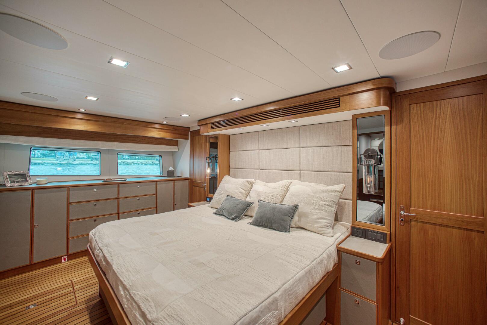 2023 Marlow Explorer 70E-CB - Image 17