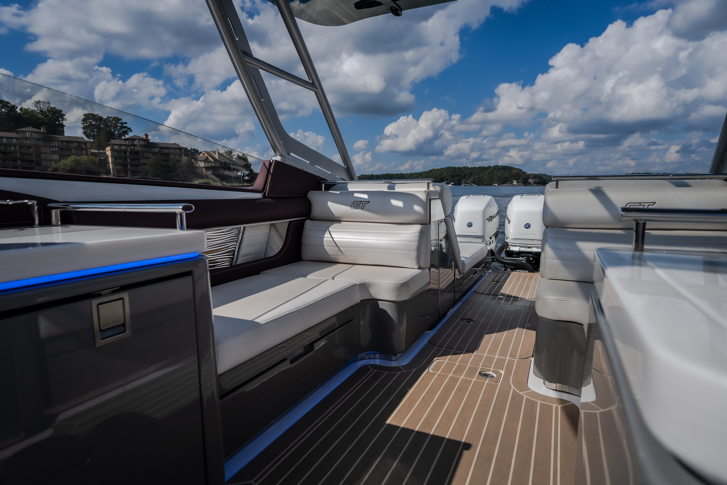 2019 Donzi 41 GT - Image 44