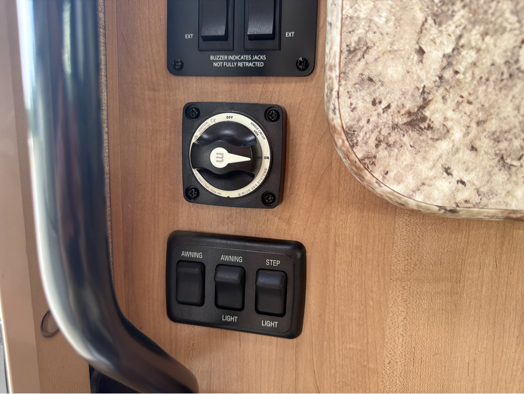 2019 Thor Motor Coach FOUR WINDS 24WS - Image 29
