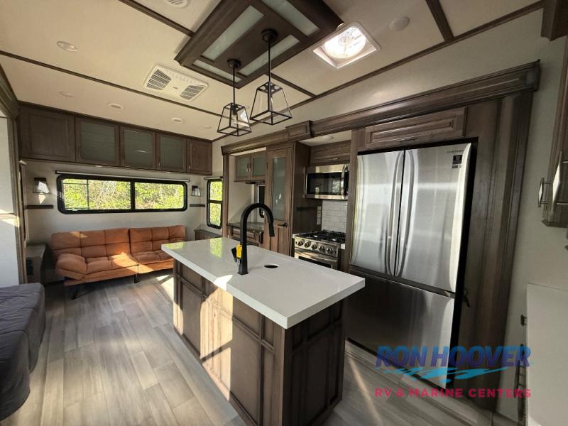2023 GRAND DESIGN 378MBS - Image 6