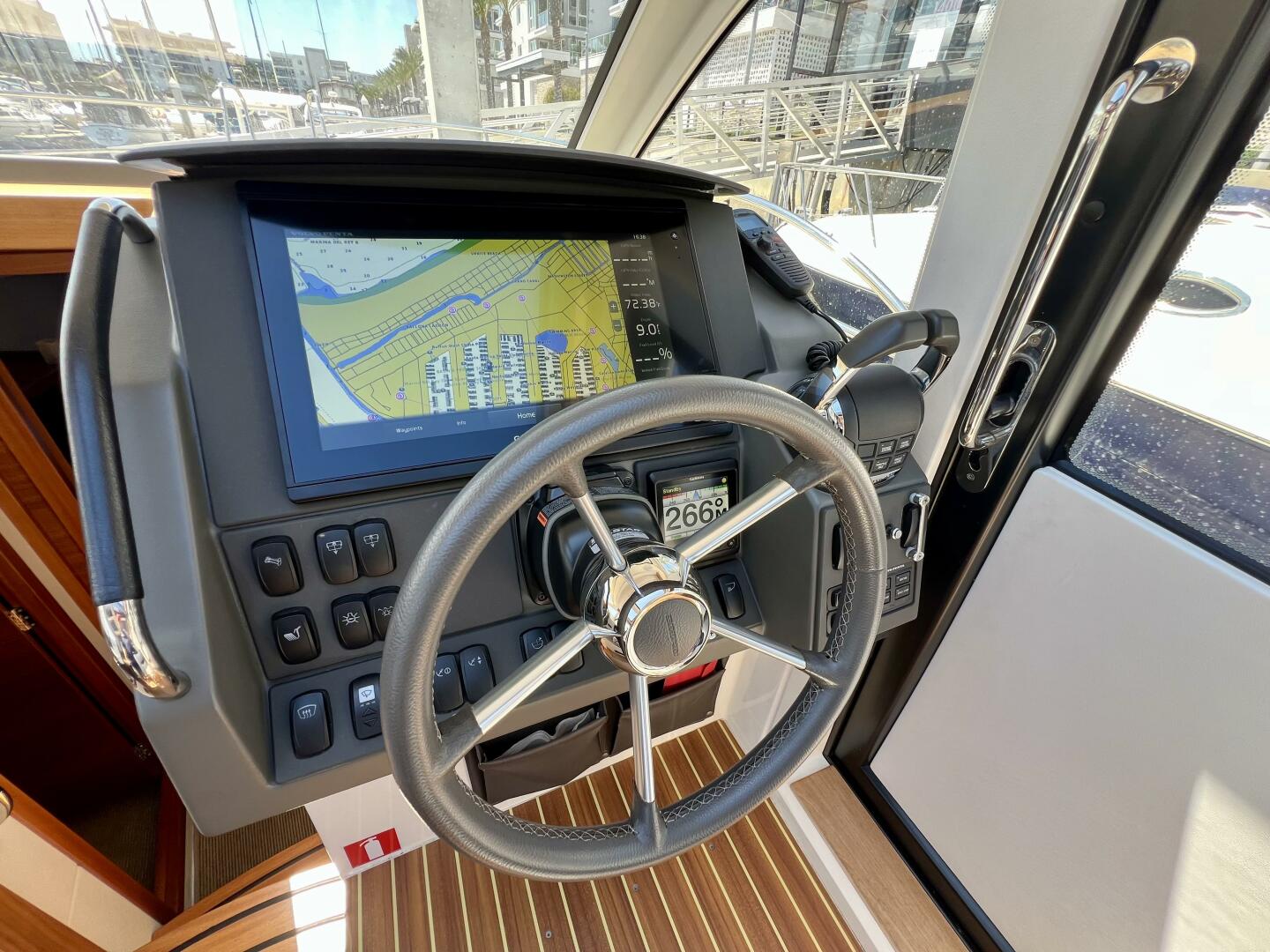 2018 Nimbus 365 Coupe - Image 48