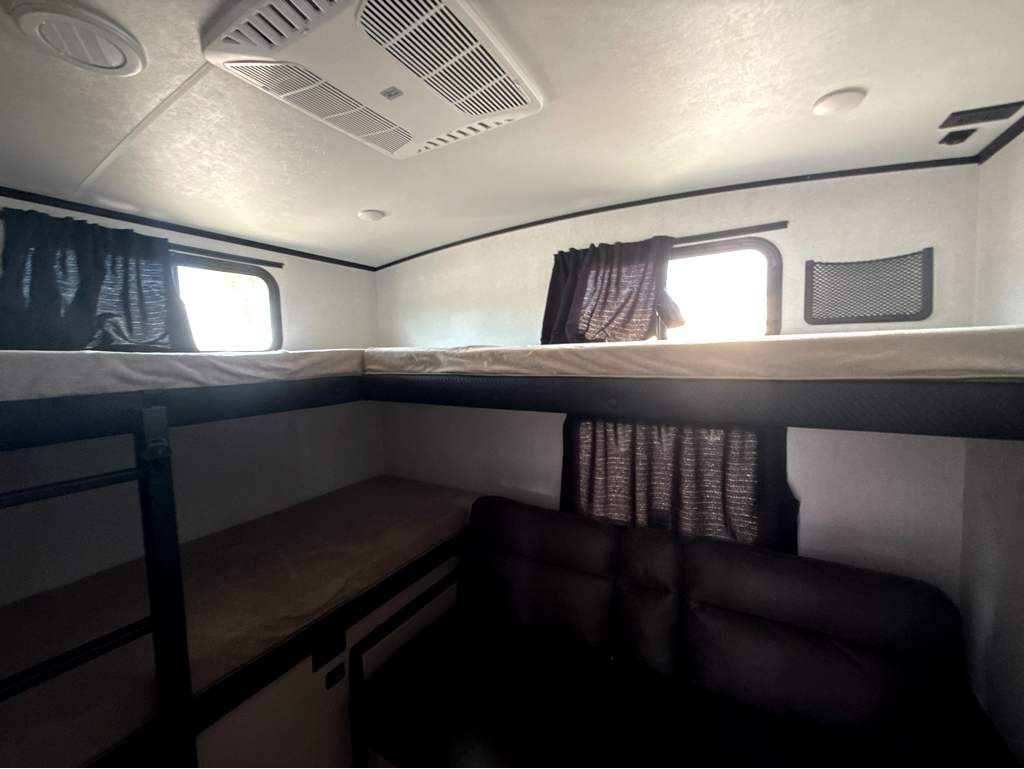 2027 JAYCO JAY FEATHER 29QBH - Image 19