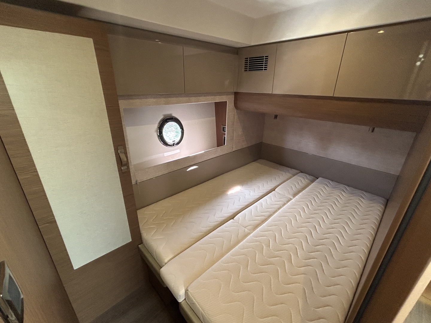 2018 Beneteau GRAN TURISMO 50 - Image 29