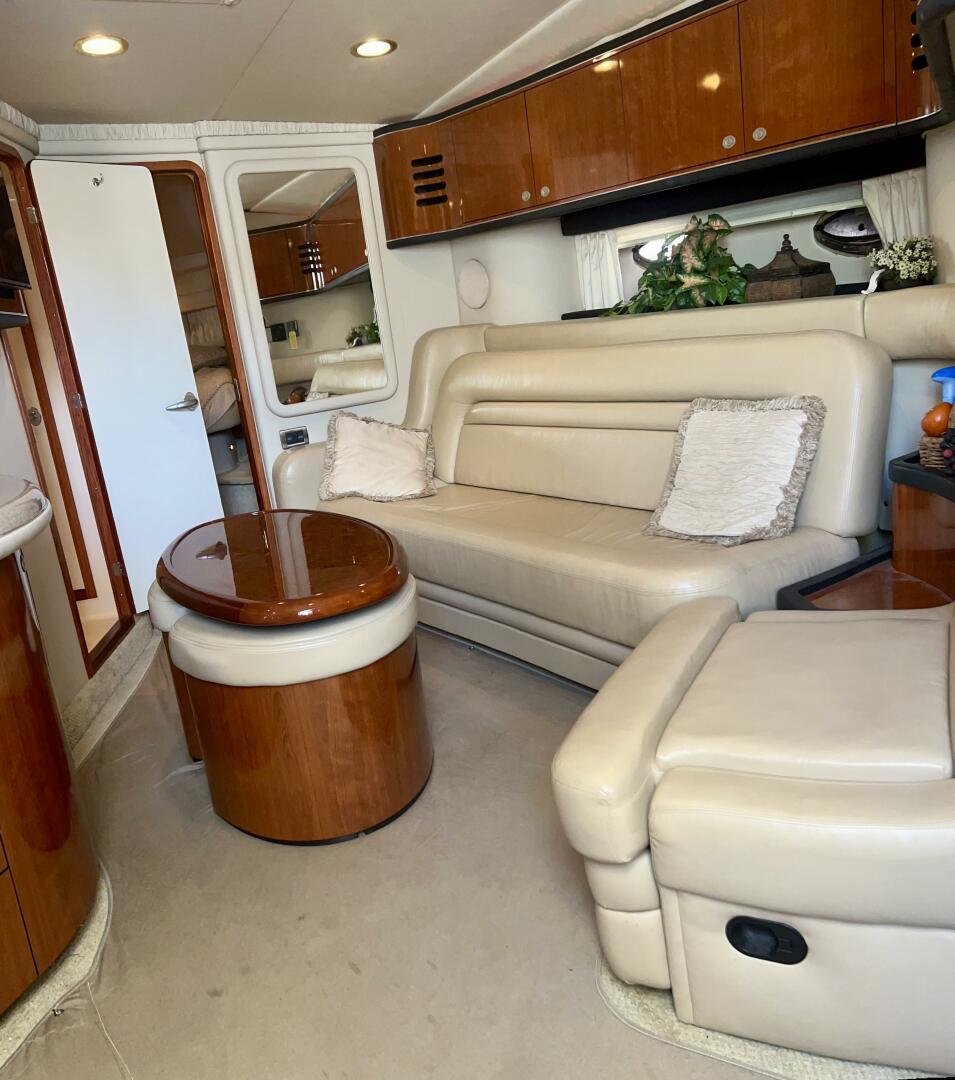 2004 Sea Ray 46 Sundancer - Image 9