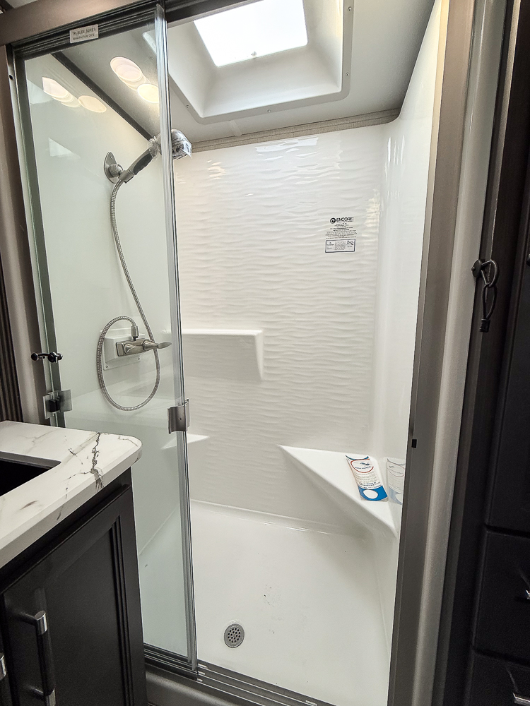 2026 KEYSTONE 380LT - Image 32
