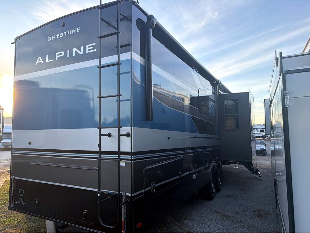2026 Keystone ALPINE 3710FL - Image 4