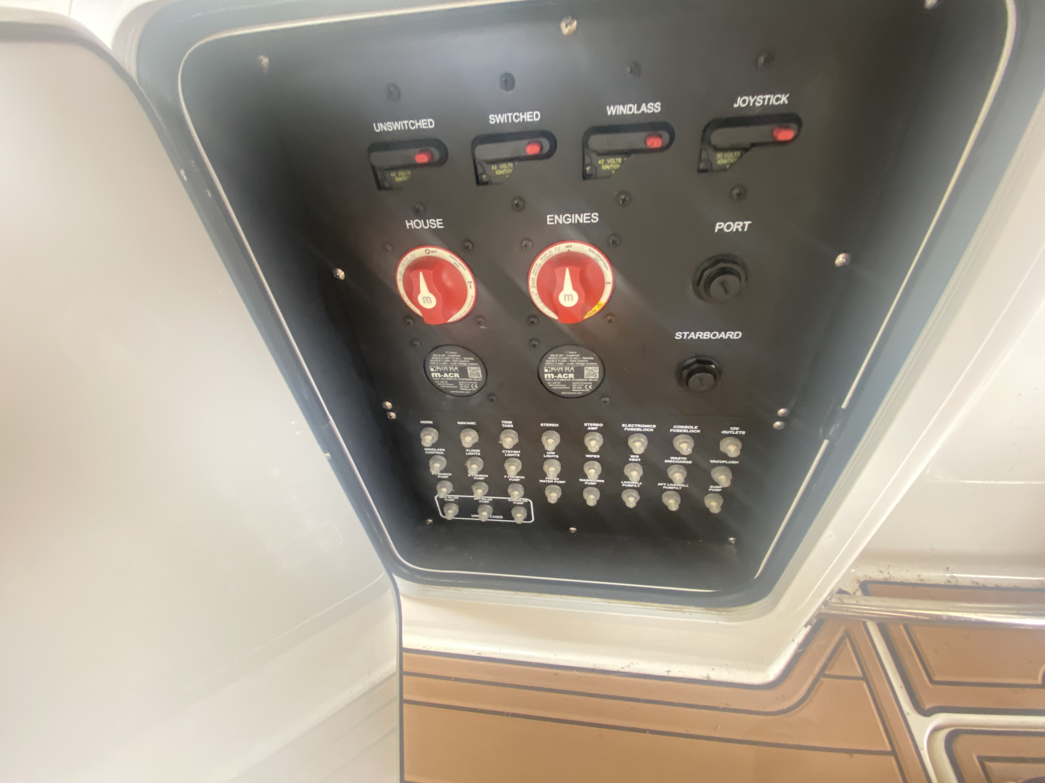 2016 Boston Whaler 330 Outrage - Image 44