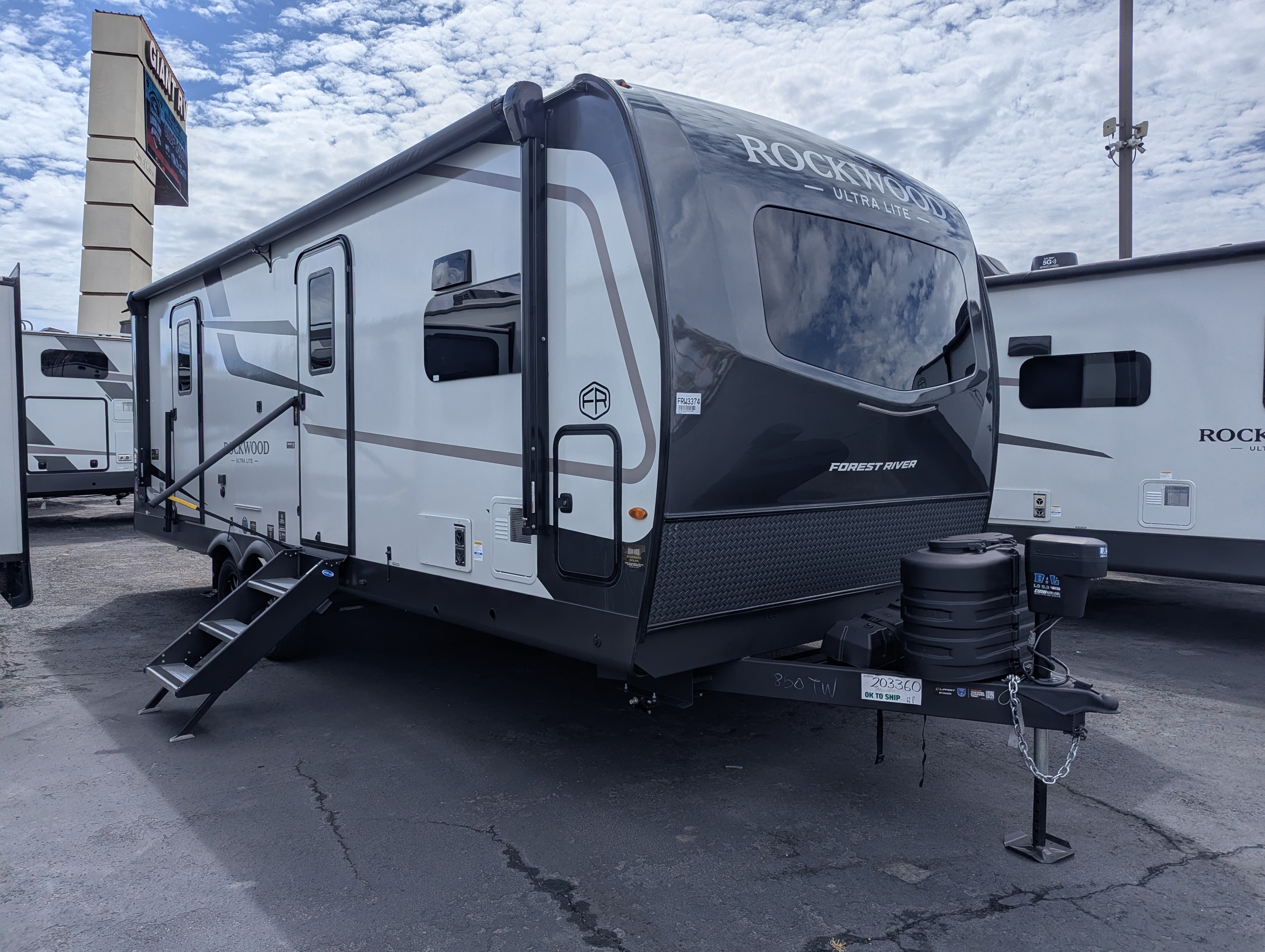 2027 Forest River Rockwood Ultra Lite 2608BS - Image 2