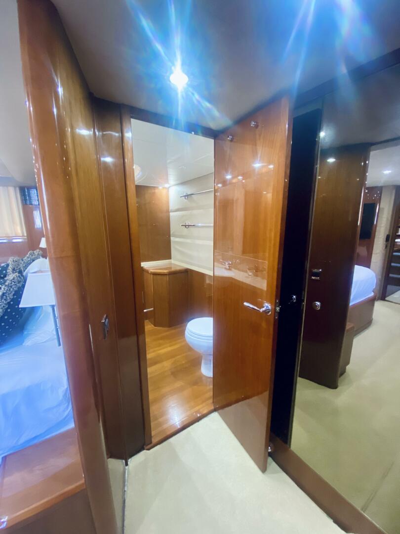 2006 Viking Princess Sport Cruiser - Image 32