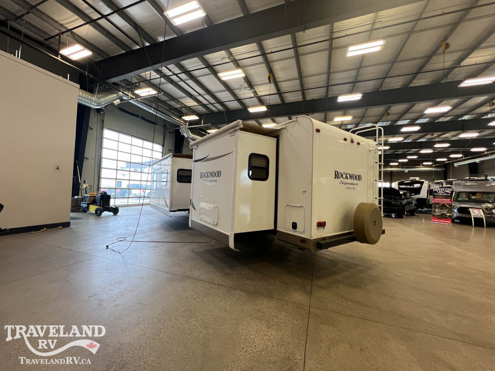 2013 FOREST RIVER ROCKWOOD ULTRA LITE 8315BSS HANDYMAN SPECIAL - Image 4