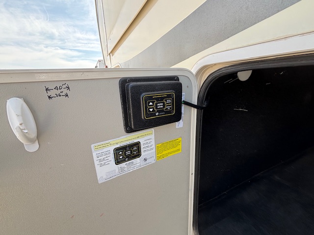 2018 Grand Design Solitude 384GK - Image 5