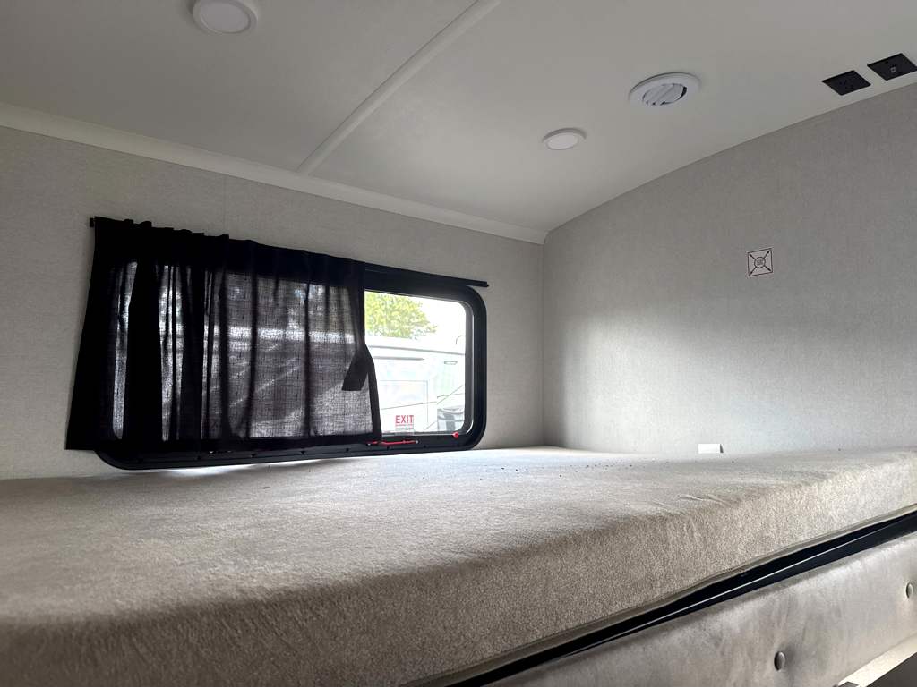 2027 JAYCO NORTH POINT 391TBBH - Image 18