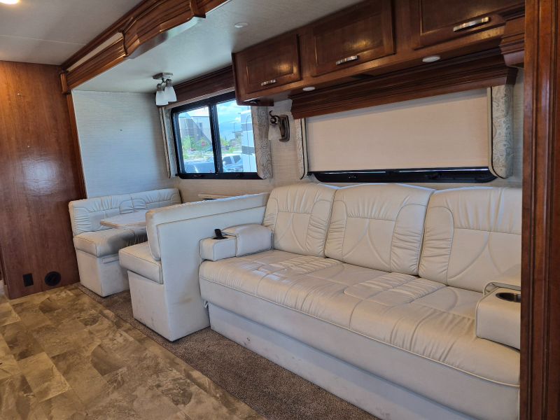2018 Jayco Seneca 37HJ - Image 9