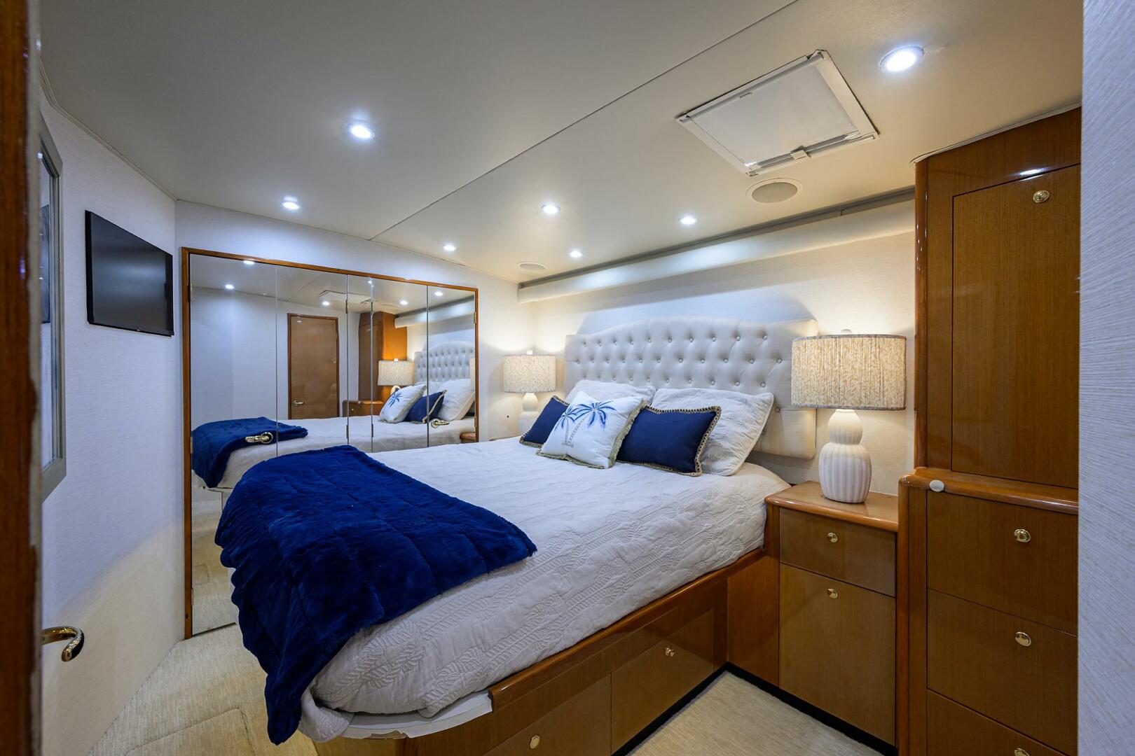 2004 Viking 56 Convertible - Image 48