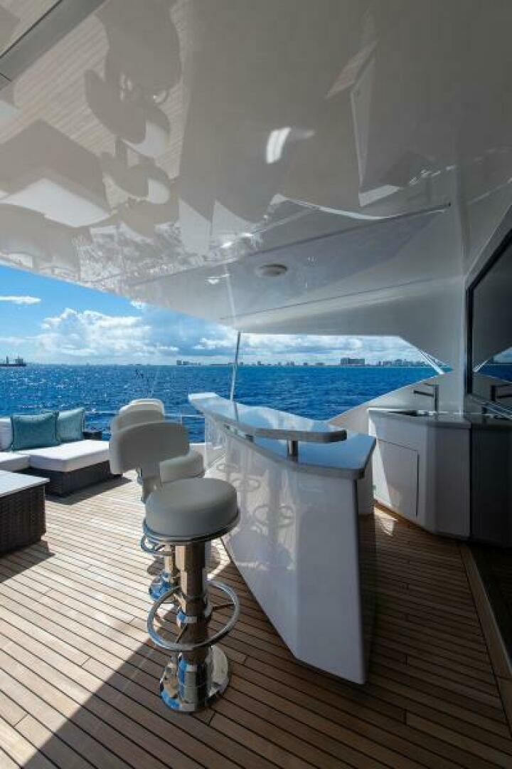 2018 Viking Enclosed Flybridge - Image 54