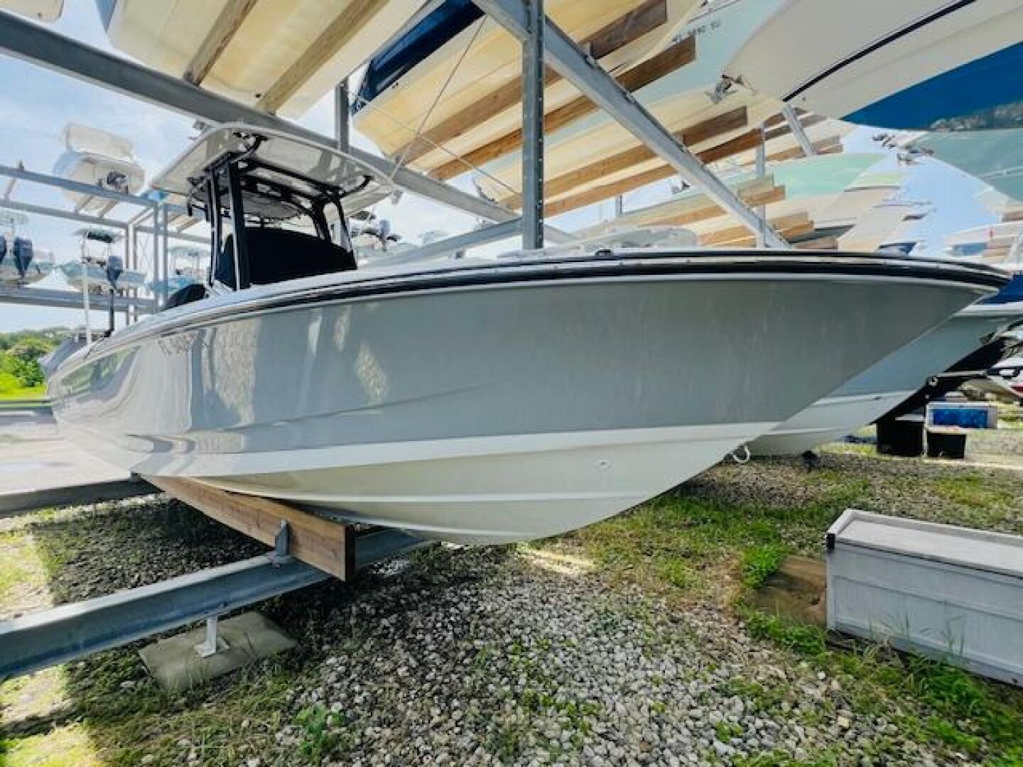 2023 Boston Whaler 250 DAUNTLESS Base - Image 3
