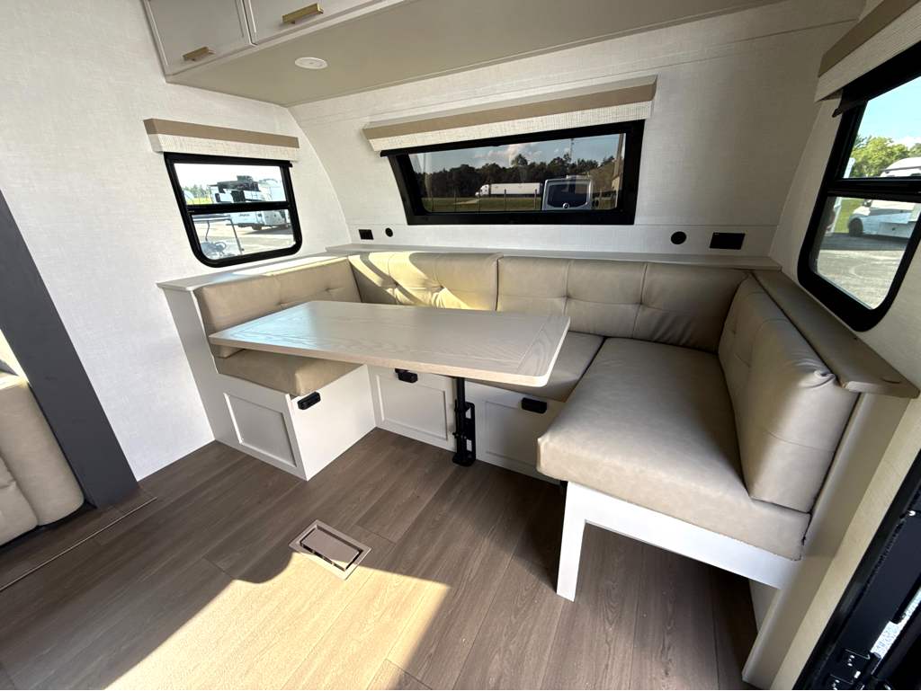 2027 VENTURE RV STRATUS 282VFD - Image 7
