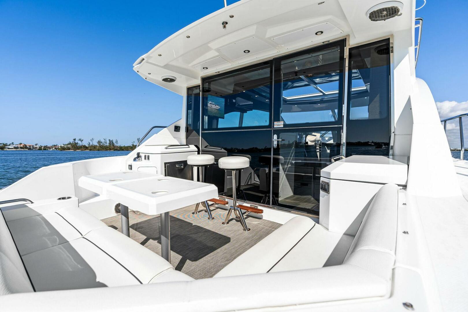2019 Cruisers Yachts 45 Cantius - Image 22