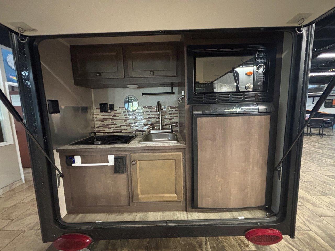 2022 Sunset Park RV Sun Ray 109 - Image 3