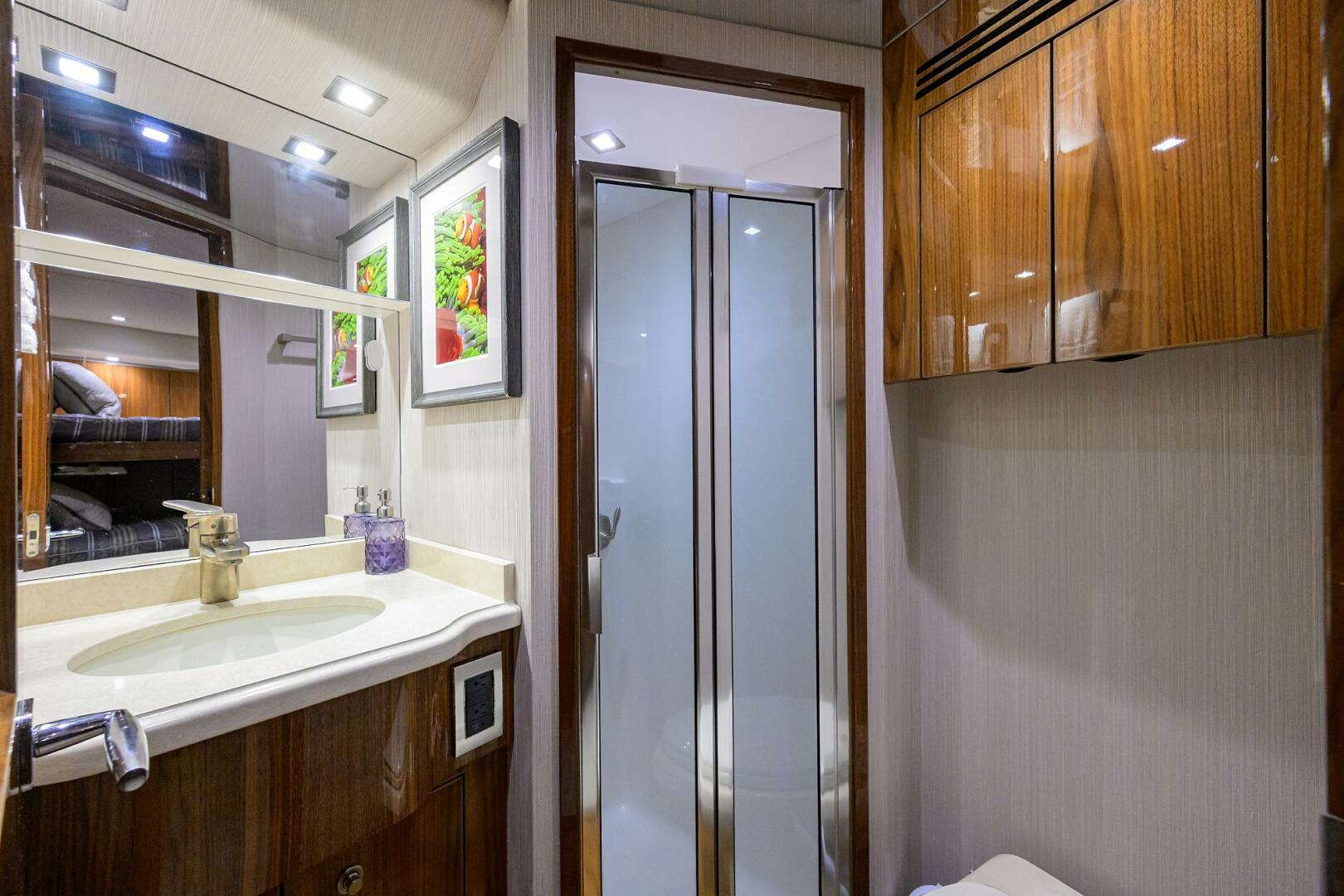 2021 Viking 72 Convertible - Image 25