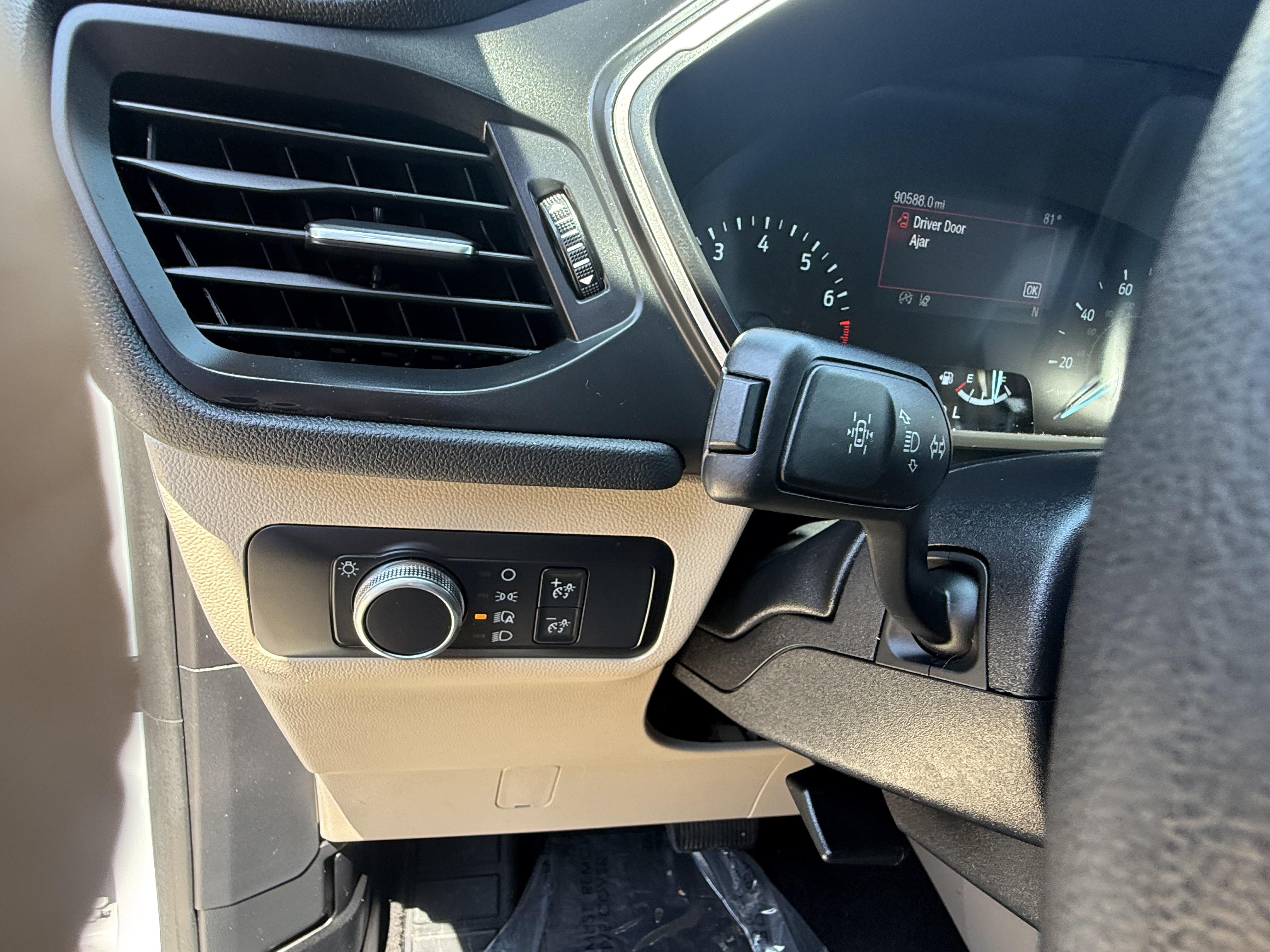 2020 Ford Escape Utility 4D SE 2WD - Image 23