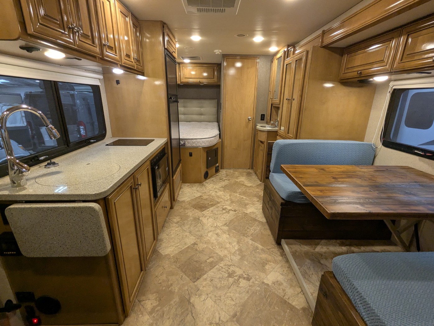 2018 Thor Motor Coach Citation Sprinter 24SJ - Image 11