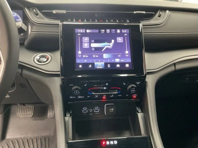 2024 Jeep Grand-Cherokee-L Laredo Altitude 4x4 - Image 16