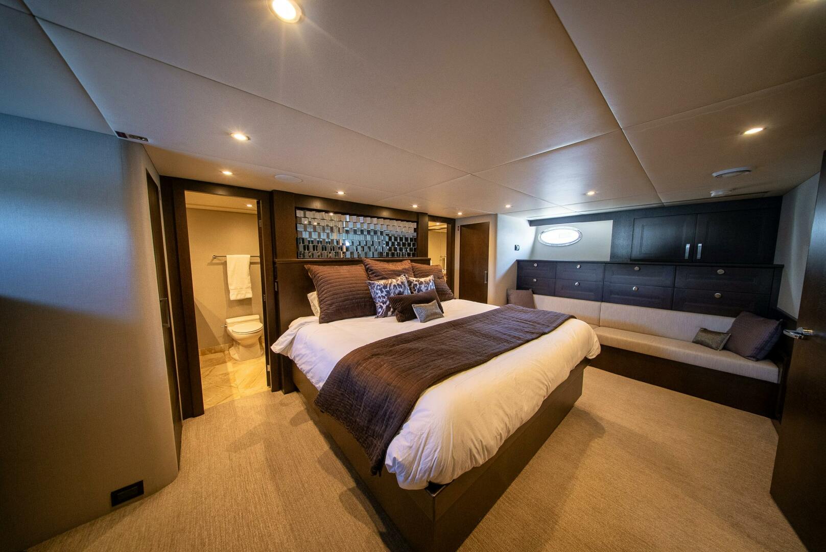 1992 Crescent Custom Yachts Custom - Image 16
