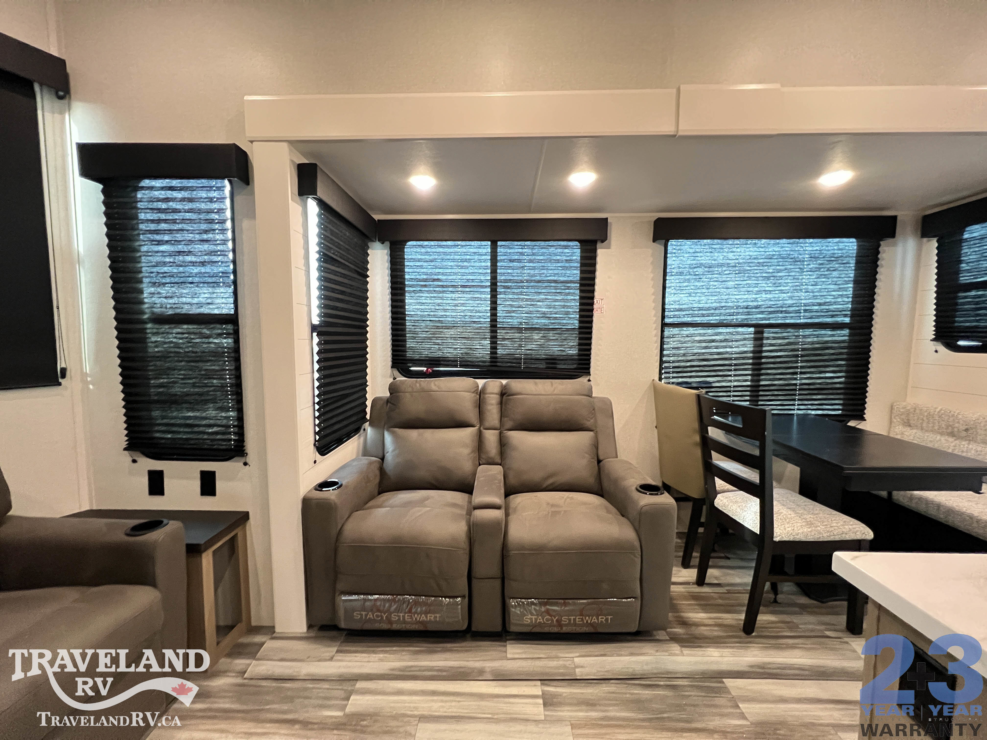 2026 Jayco Jay Flight Bungalow 401LOFTDS - Image 12