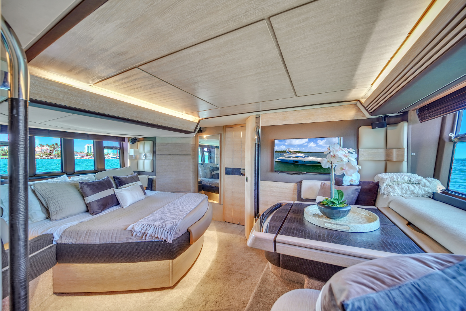 2012 Azimut 64 FLY - Image 81