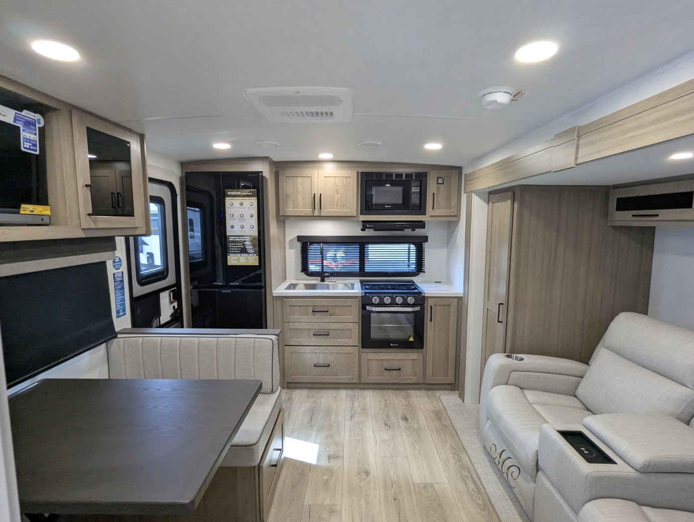 2027 Forest River Rockwood Mini Lite 2515S - Image 19