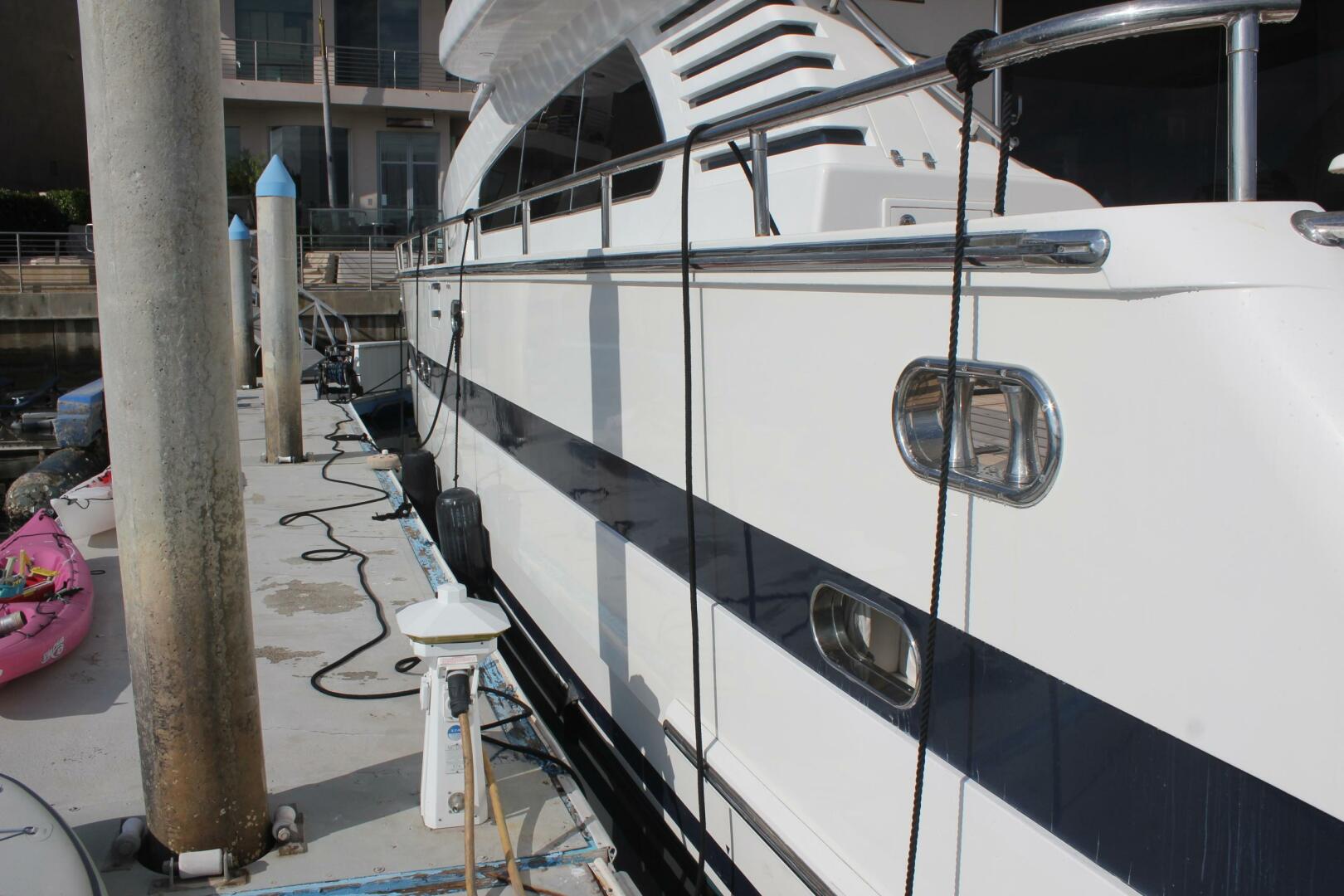 1999 Horizon 70 FLY - Image 16