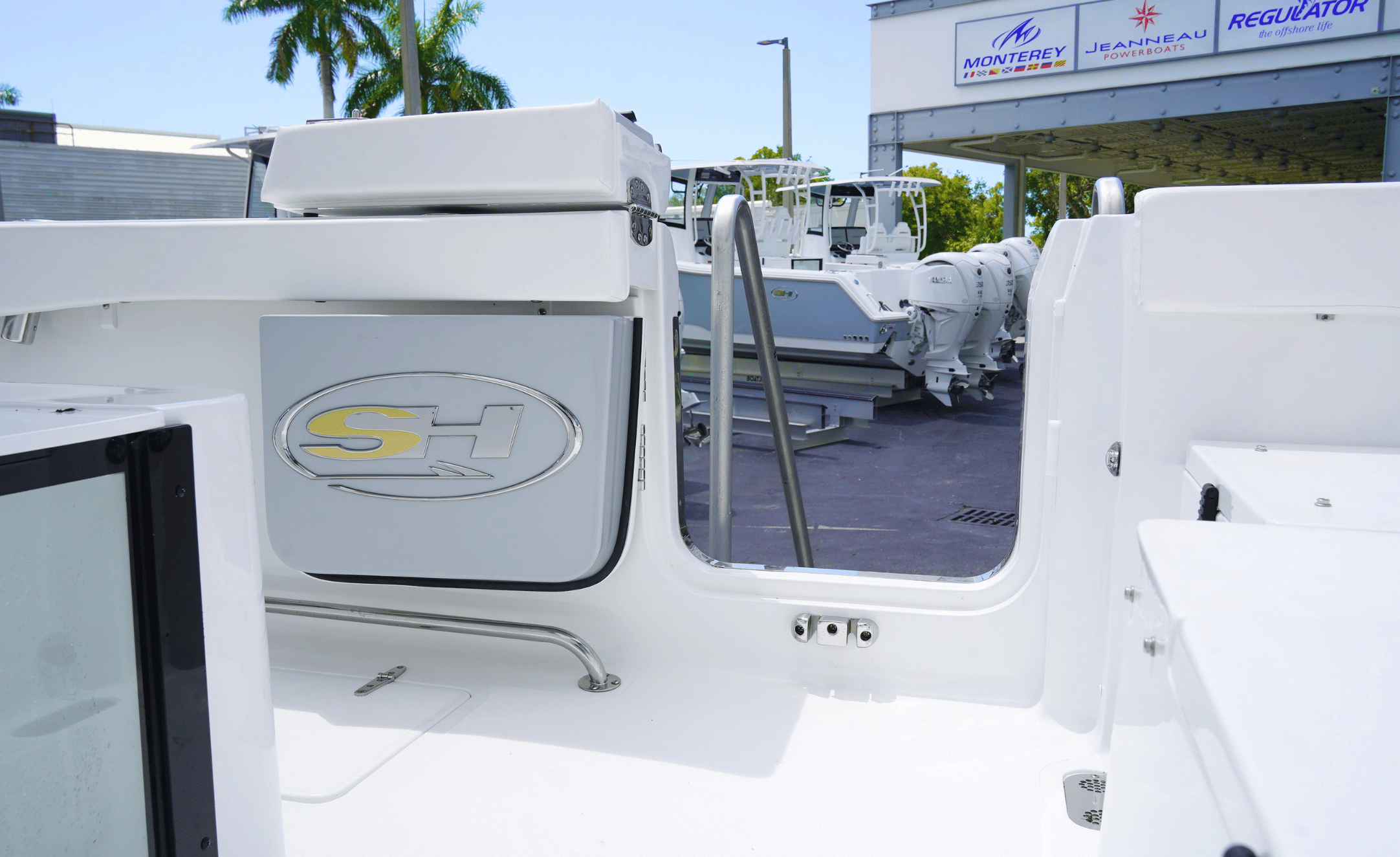 2027 SEA HUNT ULTRA 285SE - Image 18
