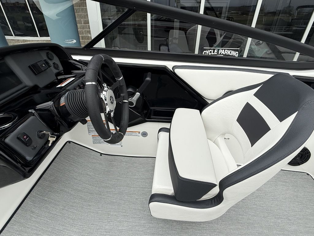 2025 Yamaha Boats AR195 - Image 20