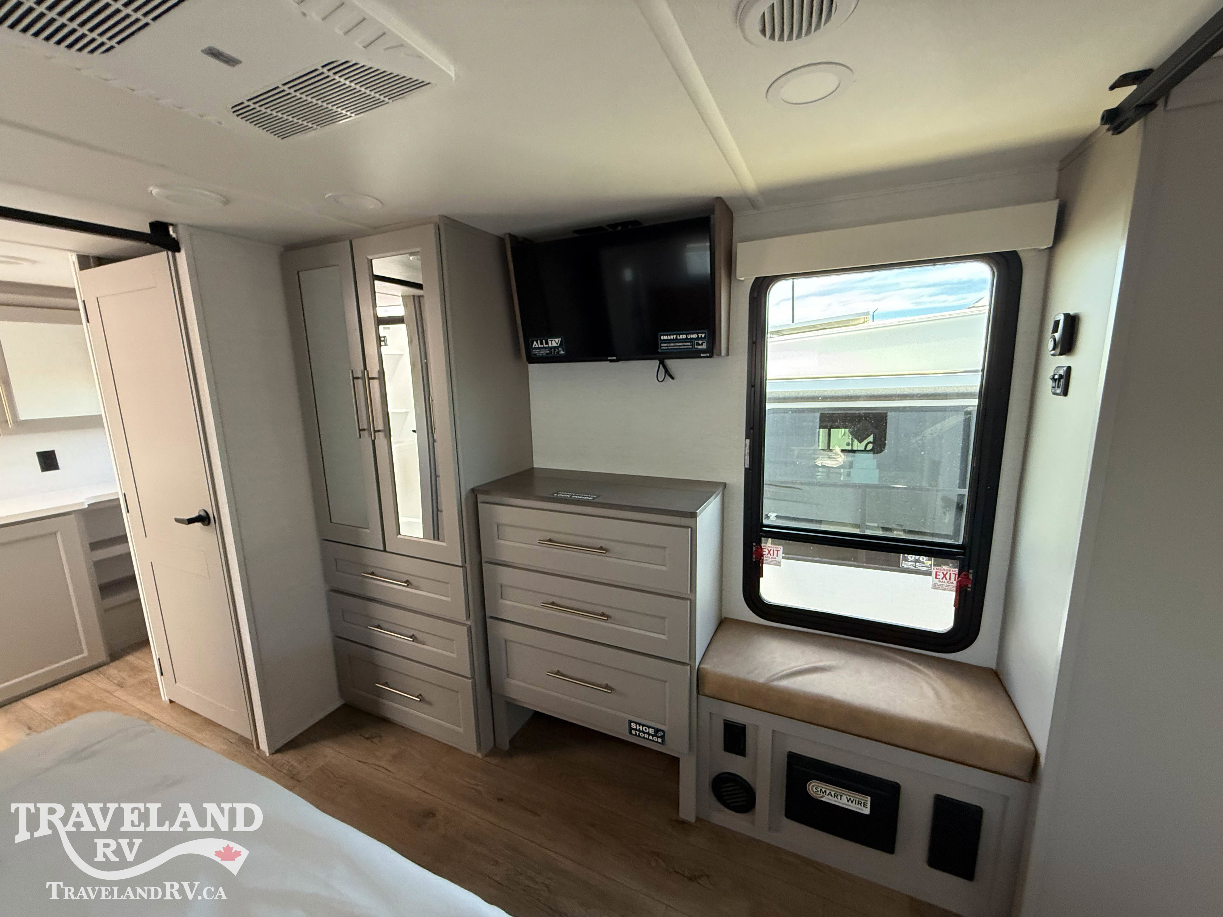 2026 Alliance RV Paradigm 385FL - Image 25