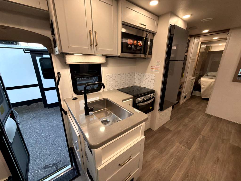 2027 ENTEGRA COACH ODYSSEY 30Z - Image 9