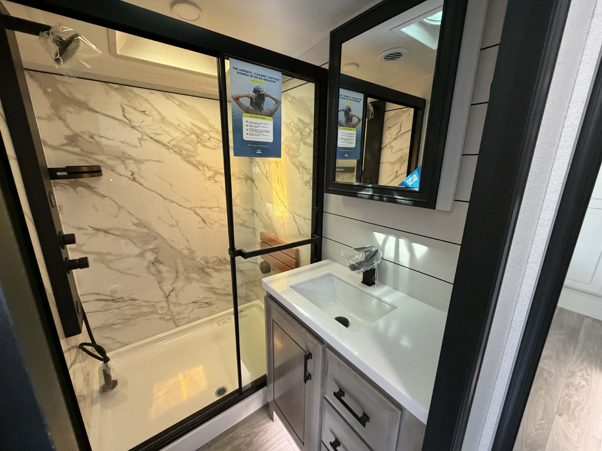 2027 JAYCO PINNACLE 32RLTS - Image 27