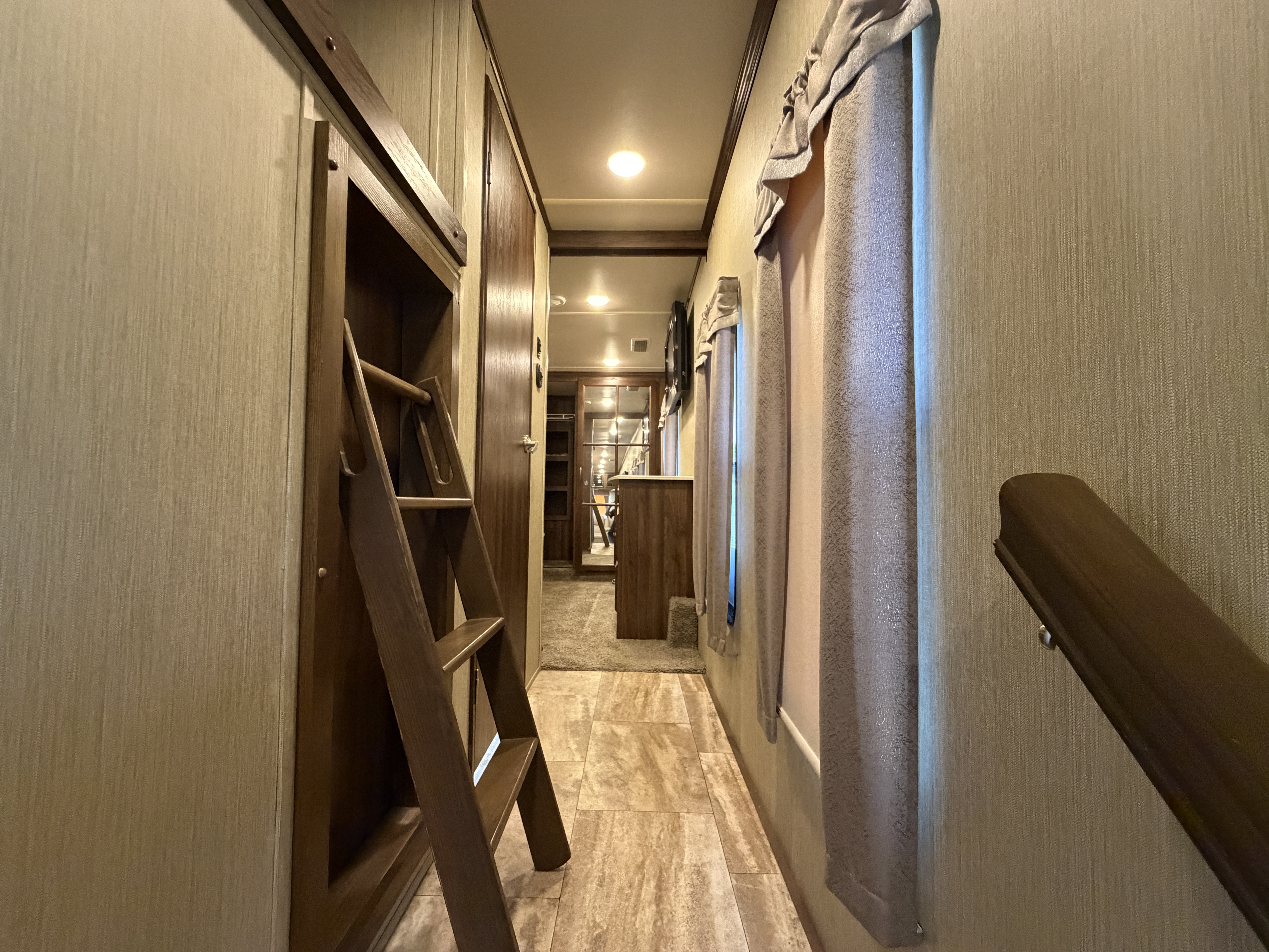 2018 Palomino Columbus Compass 377MBC - Image 15
