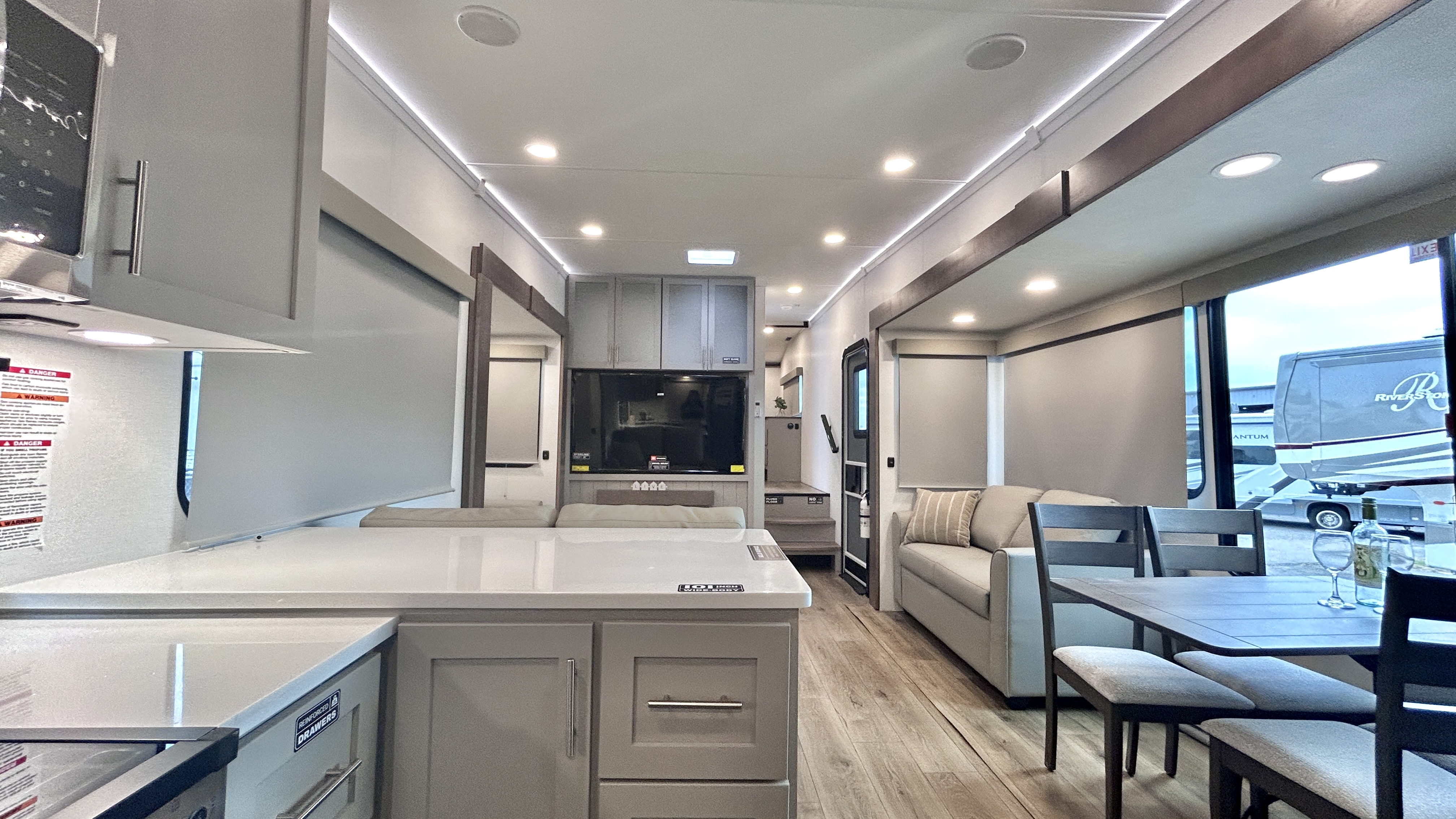 2026 Alliance RV Avenue 35RKS - Image 11