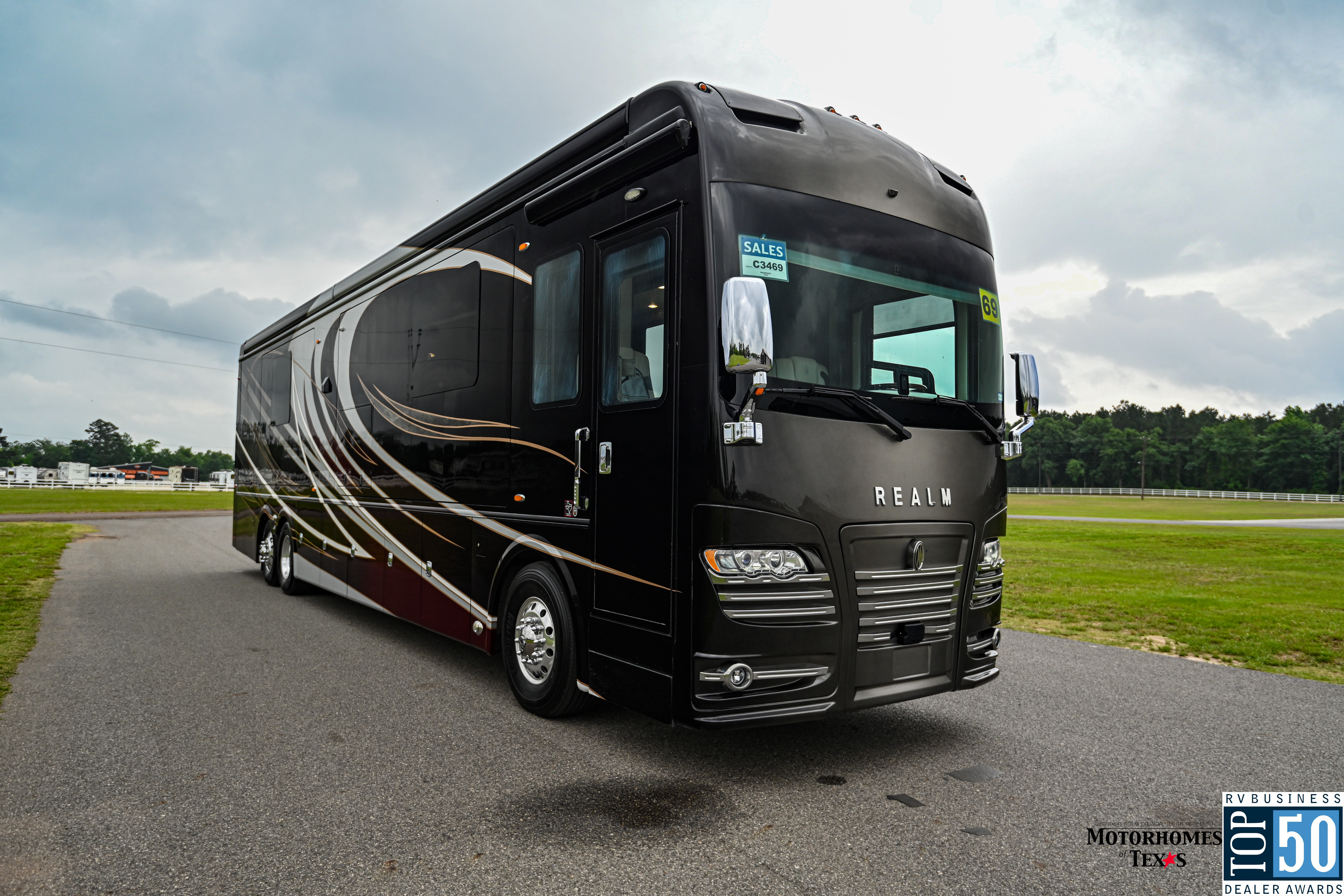 2019 Foretravel REALM - exterior 31