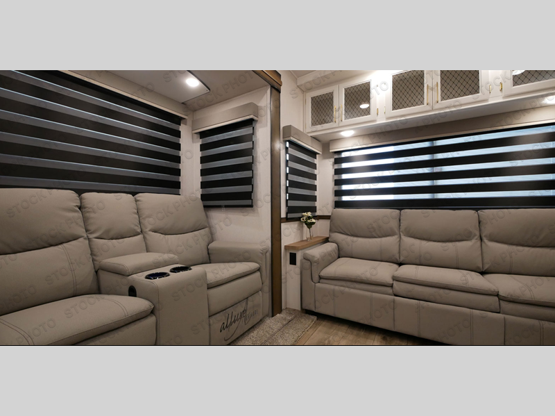 2022 FOREST RIVER CRUSADER 335RLP - Image 16