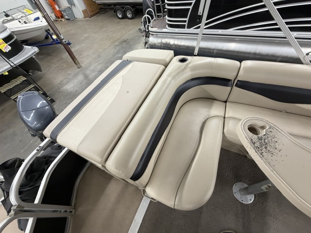 2012 BENNINGTON 20 SL - Image 15